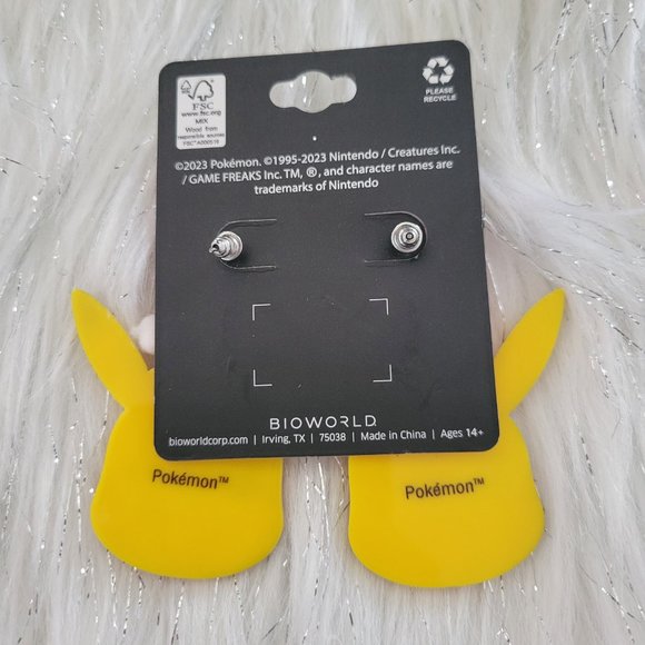 Pokémon Pikachu Santa Earrings - Picture 2 of 6